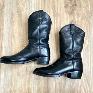 Ariat Black Sierra work boots with neoprene oil resistant soles Size 9.5